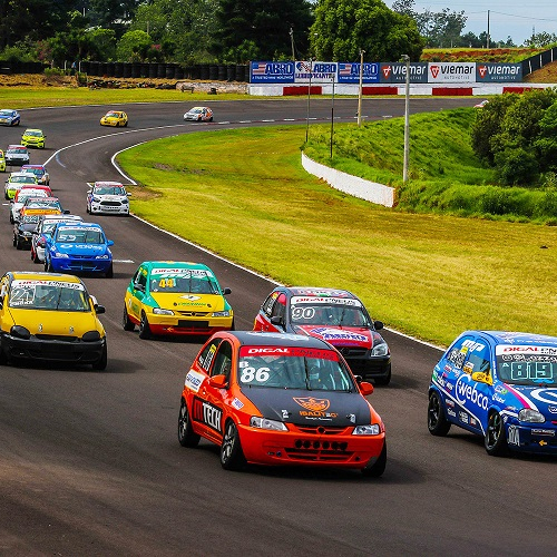 Carros e Corridas Sena Jr. encara final da Turismo Nacional